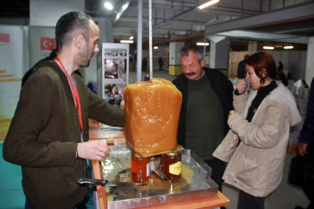 Döneri yapılmayan bir bu kalmıştı! Arılar bunu beğendi... 3